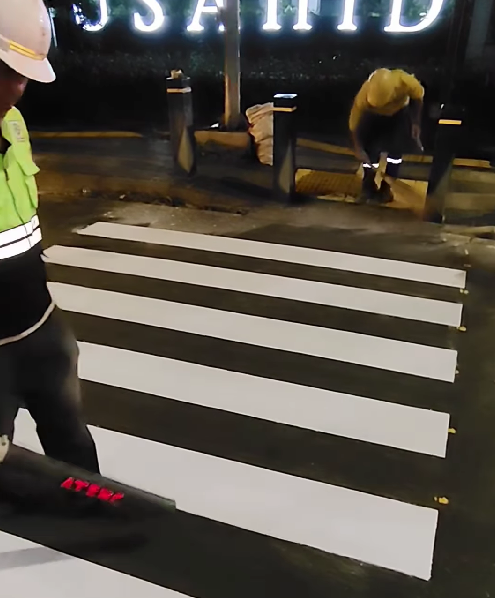Zebra Cross Pac-Man di Tebet dikembalikan ke kondisi standar nasional. (Foto/Ist)
