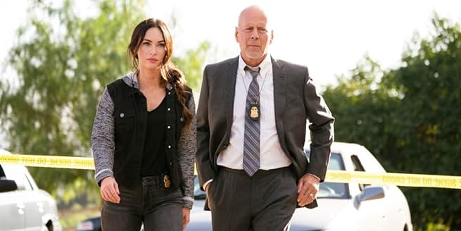 Megan Fox dan Bruce Willis dalam Midnight in the Switchgrass. (BeritaNasional/Lionsgate)