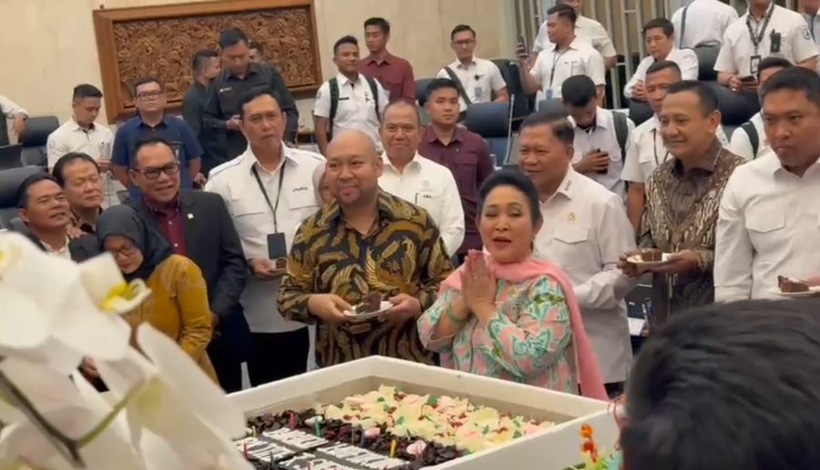 Suasana ulang tahun Titiek Soeharto ke-67 di Kompleks Parlemen, Senayan, Jakarta, Selasa (14/4/2026). (BeritaNasional/Alam)