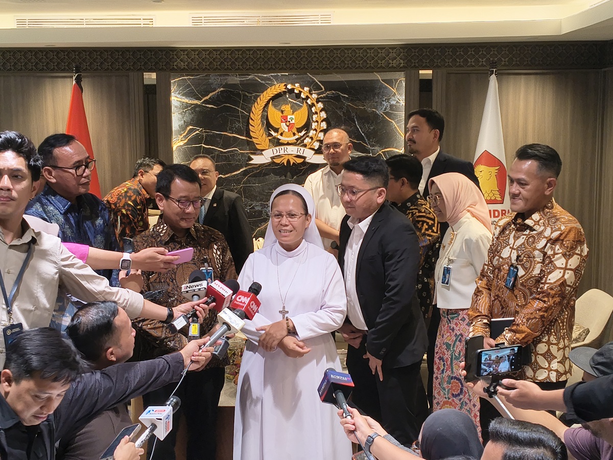 Wakil Ketua DPR RI Sufmi Dasco Ahmad menggelar pertemuan dengan Suster Natalia Situmorang, Bendahara Credit Union Paroki Aek Nabara dan Direktur Utama BNI Putrama Wahju Setyawan. (BeritaNasional/Ahda)