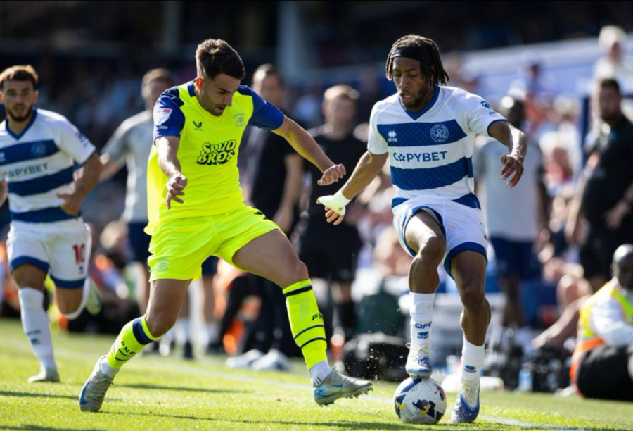 Penyerang milik Queens Park Rangers, Rumarn Burrell. (Foto/doc. X: Burrell)