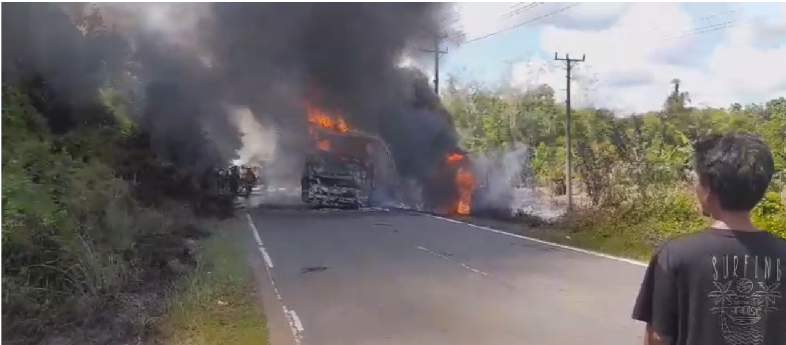 Kecelakaan maut Bus ALS dengan truk tangki BBM. (Foto/istimewa)