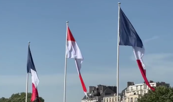 Bendera Merah Putih berkibar di Paris, Prancis. (Foto/Instagram @tumgrd)