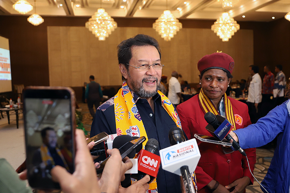 Wakil Ketua Dewan Perwakilan Daerah Republik Indonesia Yorrys Raweyai hadiri diskusi publik tentang Proyek Strategis Nasional (PSN) di Tanah Papua di Jakarta. (BeritaNasional/Elvis Sendouw)