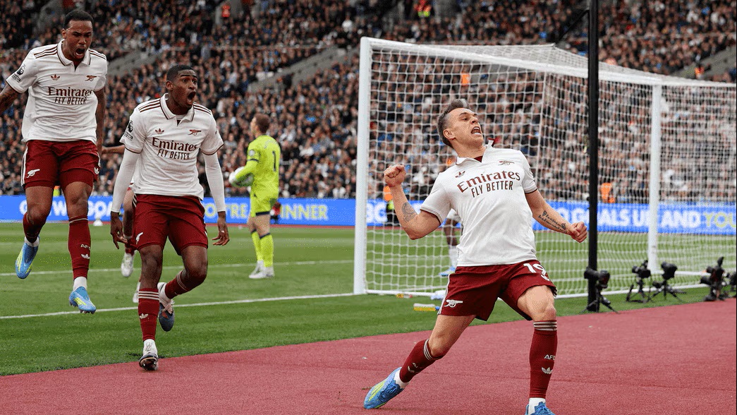 Pemain Arsenal melakukan selebrasi usai menang dari West Ham. (Foto/Arsenal).