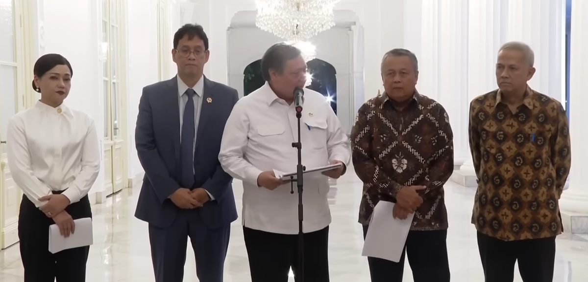 residen Prabowo Subianto menggelar rapat terbatas bersama Komite Stabilitas Sistem Keuangan (KSSK). (Foto/YouTube Sekretariat Presiden)