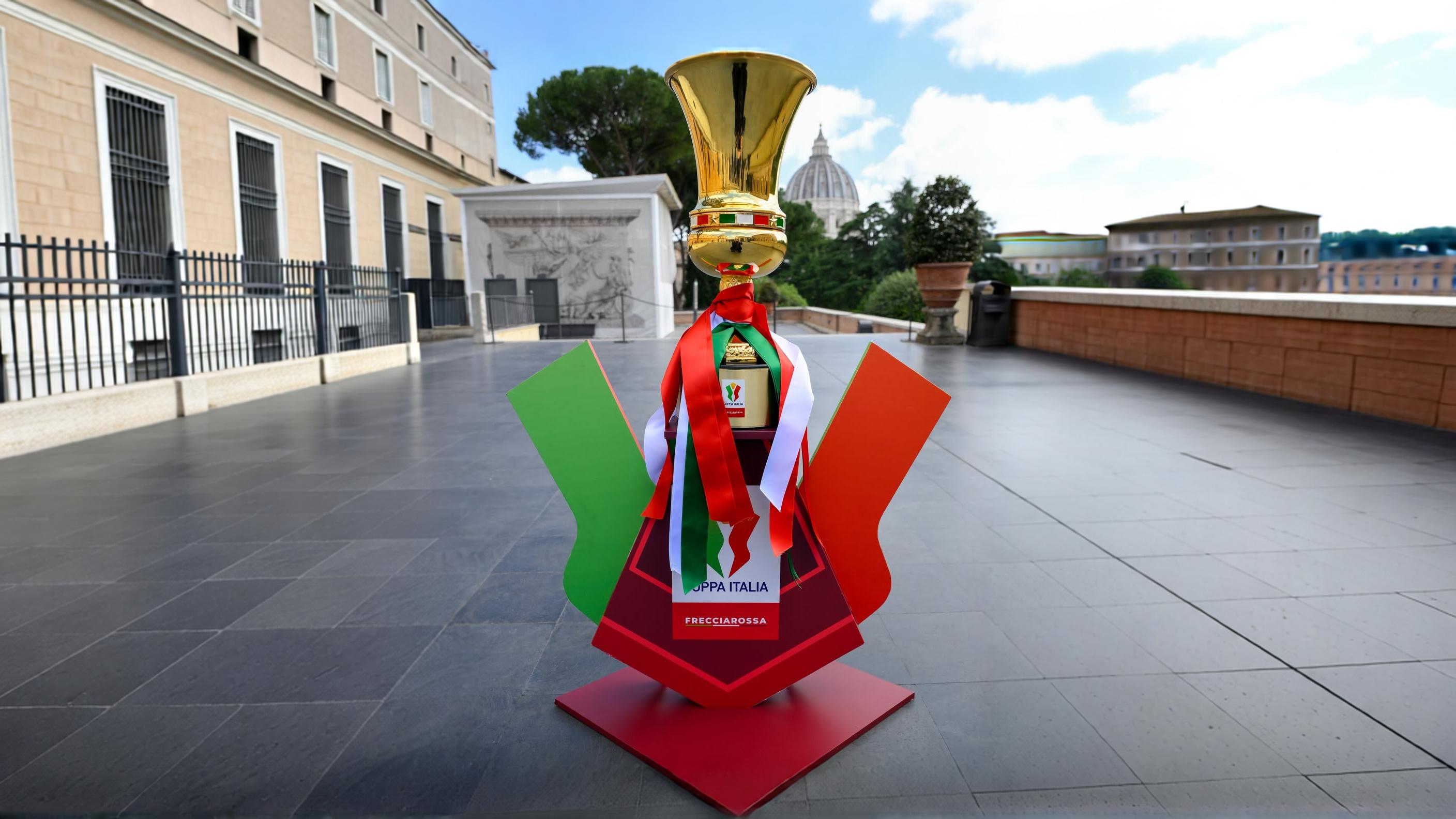 Trofi Coppa Italia. (Foto/Instagram Serie A)