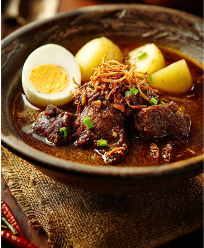 Ilustrasi semur daging sapi Betawi (BeritaNasional/AI)
