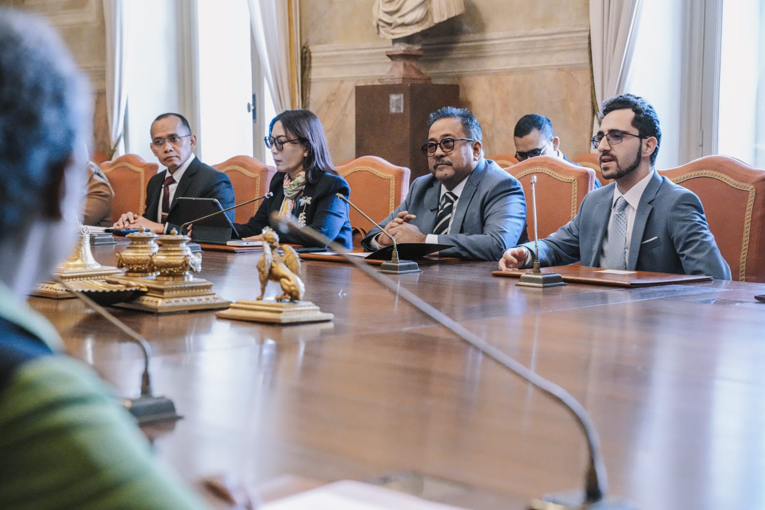 Wagub DKI Jakarta Rano Karno (dua dari kanan) saat kunjungan kerja di Milan, Italia. (Beritanasional/Pemprov Jakarta)