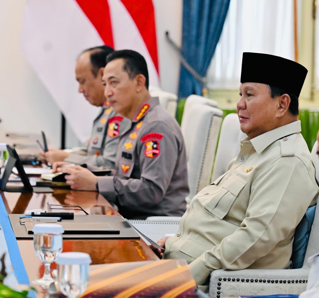 Presiden Prabowo Subianto (kanan) bersama Kapolri Jendral Listyo Sigit Prabowo. (Foto/BPMI)