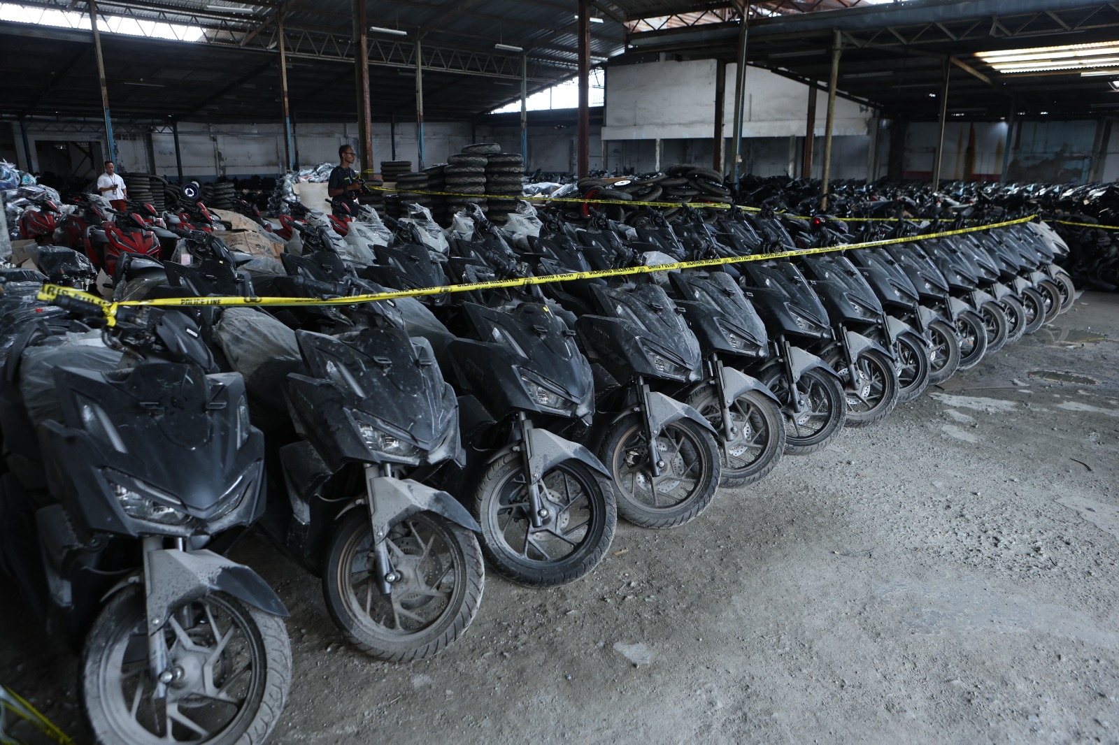Gudang penyimpanan ratusan motor ilegal di Jaksel. (Foto/Ist)