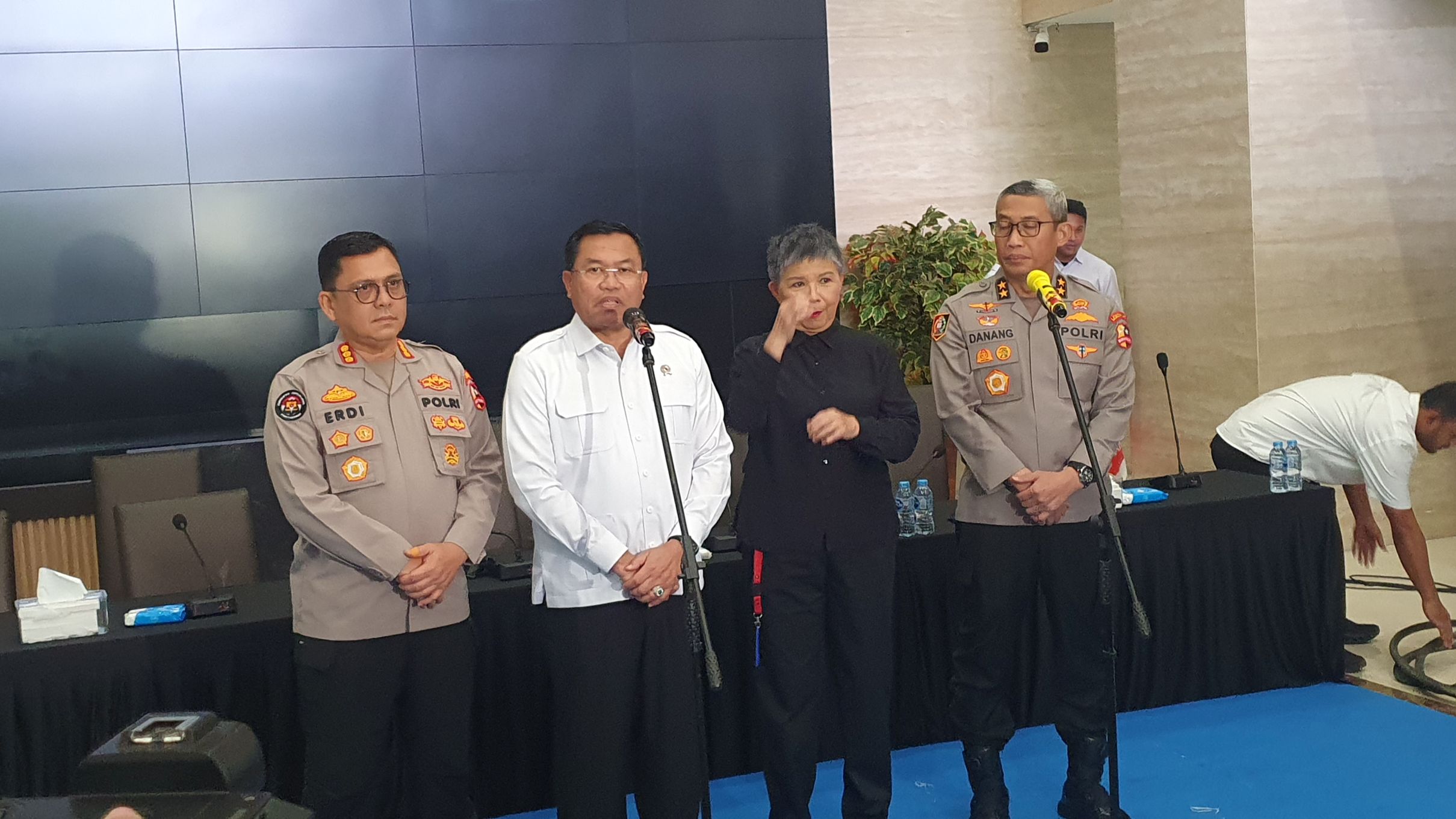 Wakil Kepala BGN Bidang Operasional Pemenuhan Gizi, Irjen Pol (Purn) Sony Sonjaya (tengah). (BeritaNasional/Bachtiar)