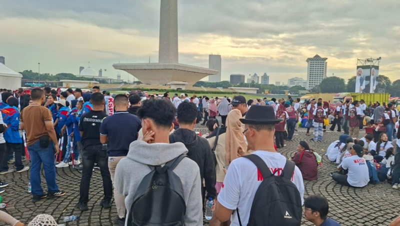 Buruh mulai padati area Monas (Beritanasional.com/Lydia)