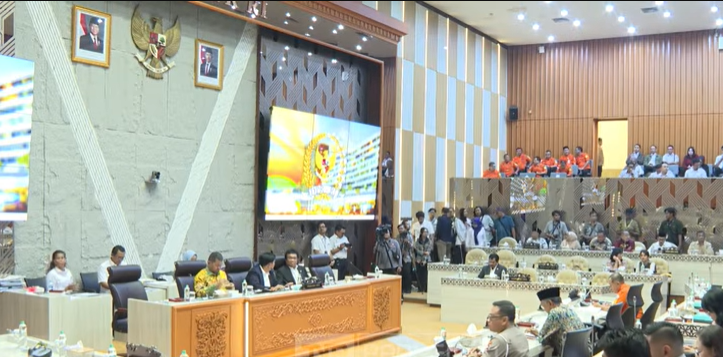 Rapat Komisi V DPR RI dengan Menhub, Menteri PU, Kepala Basarnas, serta KNKT pada Rabu (13/5/2026) ditunda. (BeritaNasional/YT DPR)