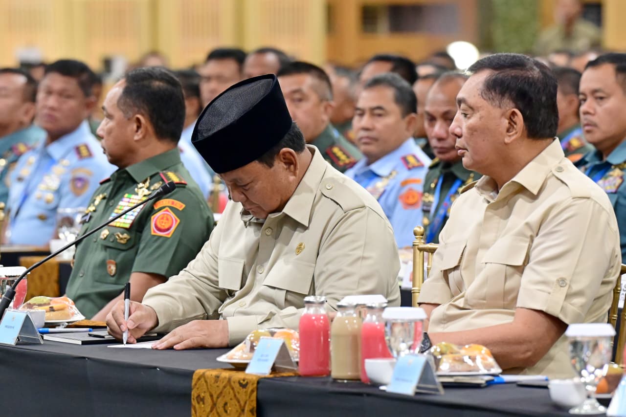 Presiden Prabowo selalu mencatat semua aspirasi yang didengarnya langsung. (BeritaNasional/Setpres)