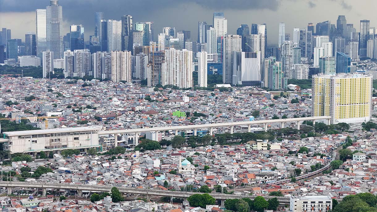 Suasana proyek pembangunan Light Rail Transit (LRT) Jakarta Fase 1B di kawasan Manggarai, Jakarta, Kamis (28/5/2026). (Beritanasional.com/Oke Atmaja)
