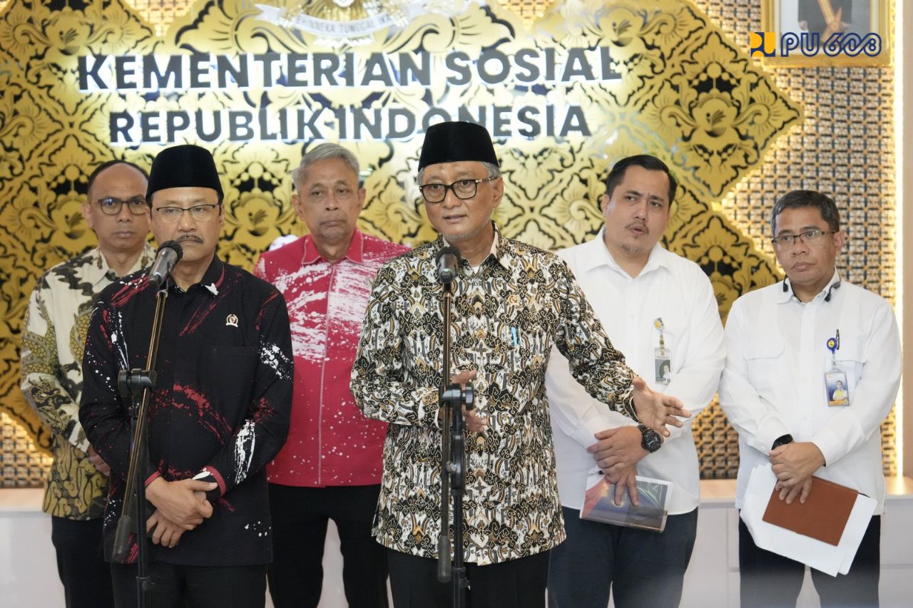 Menteri PU Dody Hanggodo bersama Menteri Sosial Saifullah Yusuf. (BeritaNasioanal/KemenPU)
