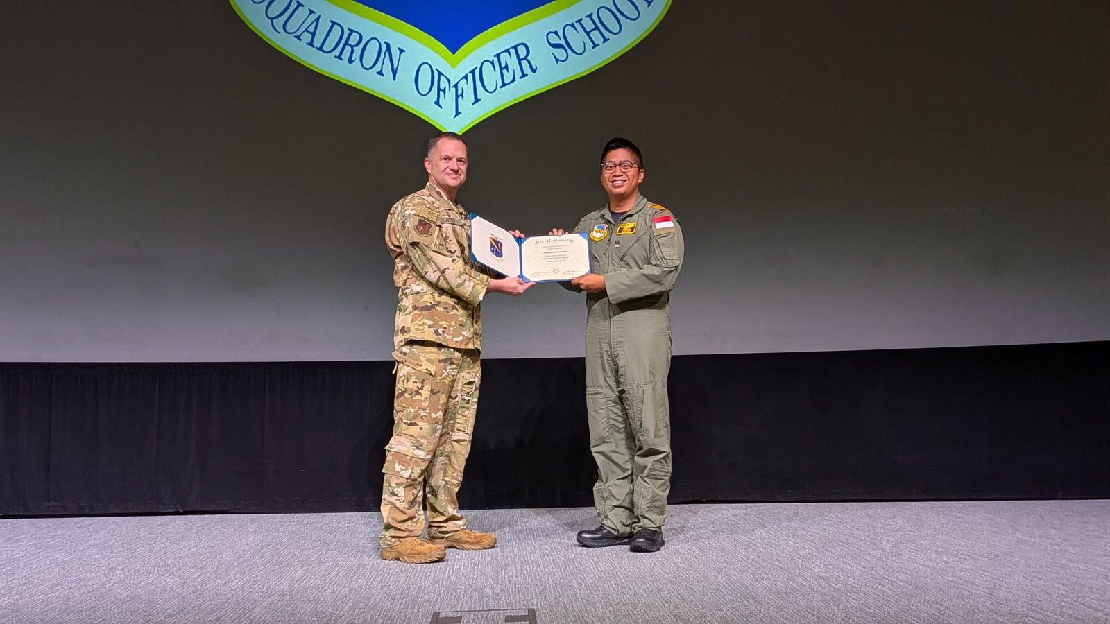 Perwira TNI AU, Kapten Pnb. Chessa Razky Surya Bhaskara raih predikat ‘Distinguished Graduate (DG)’ dari pendidikan Squadron Officer School (SOS) di Amerika Serikat. (BeritaNasional/Puspen TNI AU)