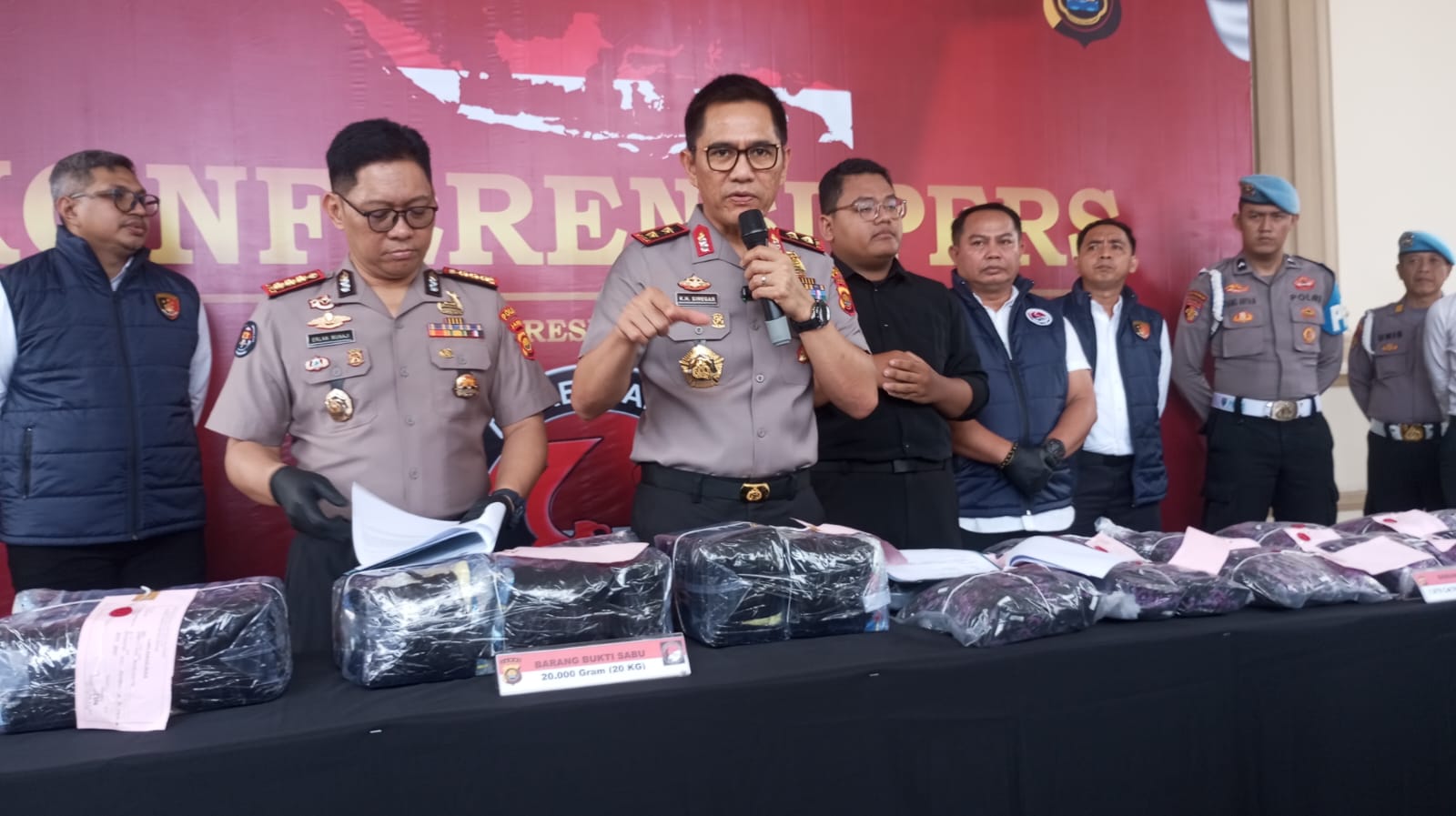 Polda Jambi bongkar penyelundupan berbagai jenis narkotika senilai Rp25,9 miliar dari Pekanbaru, Minggu (3/5/2026). (BeritaNasional/Humas Polri)