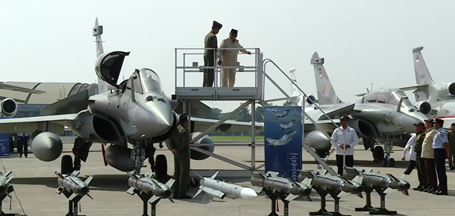 Prabowo Serahkan 11 Pesawat Baru ke TNI AU, Ada Rafale dan Airbus A400M. (Foto/YouTube Sekretariat Presiden)