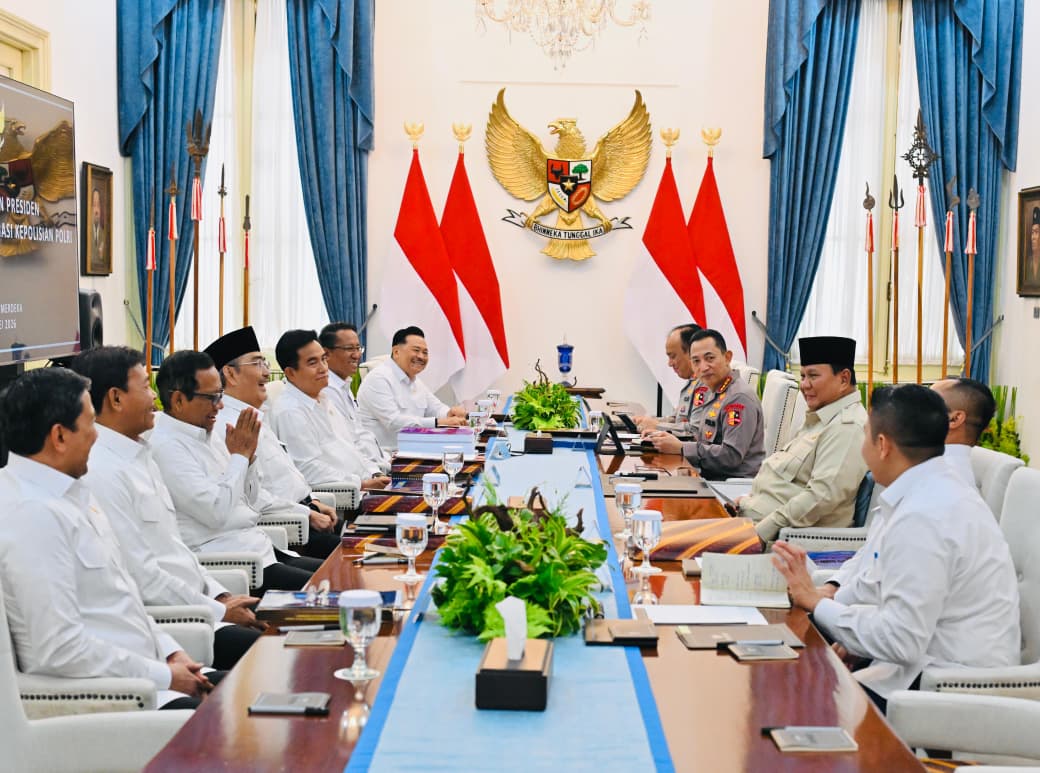 Presiden Prabowo Subianto saat bertemu dengan Komisi Percepatan Reformasi Polri (KPRP). (Foto/BPMI)