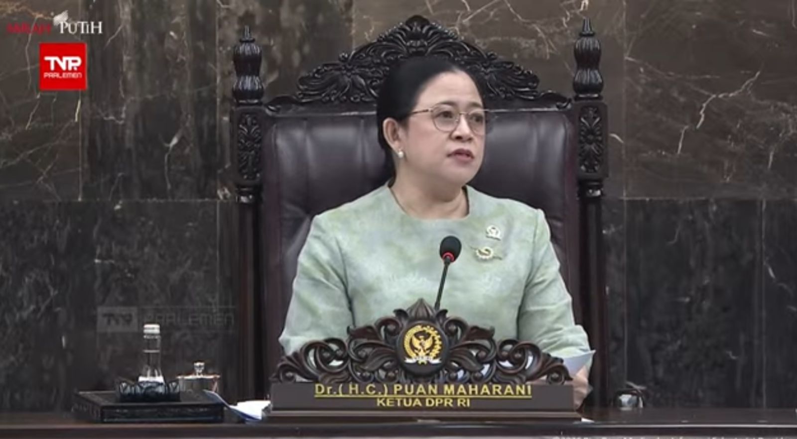 Ketua DPR RI Puan Maharani saat membuka Rapat Paripurna DPR dengan agenda penyampaian Kerangka Ekonomi Makro dan Pokok-Pokok Kebijakan Fiskal. (Foto/Sekretariat Presiden)