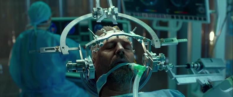Kevin Costner dalam film Criminal (2016). (BeritaNasional/Millenium Films)