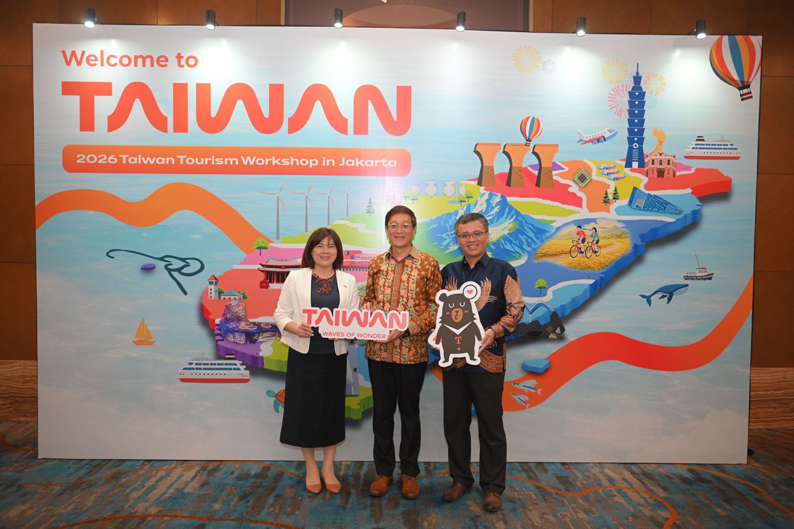 Director of Taiwan Tourism Information Center di Jakarta Abe Chou (kanan) saat pergelaran Taiwan Tourism Workshop. (Foto/Istimewa)