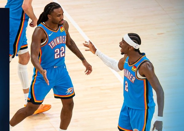 Shai Gilgeous-Alexander (kanan) saat berlaga melawan Lakers. (Foto/X NBA)
