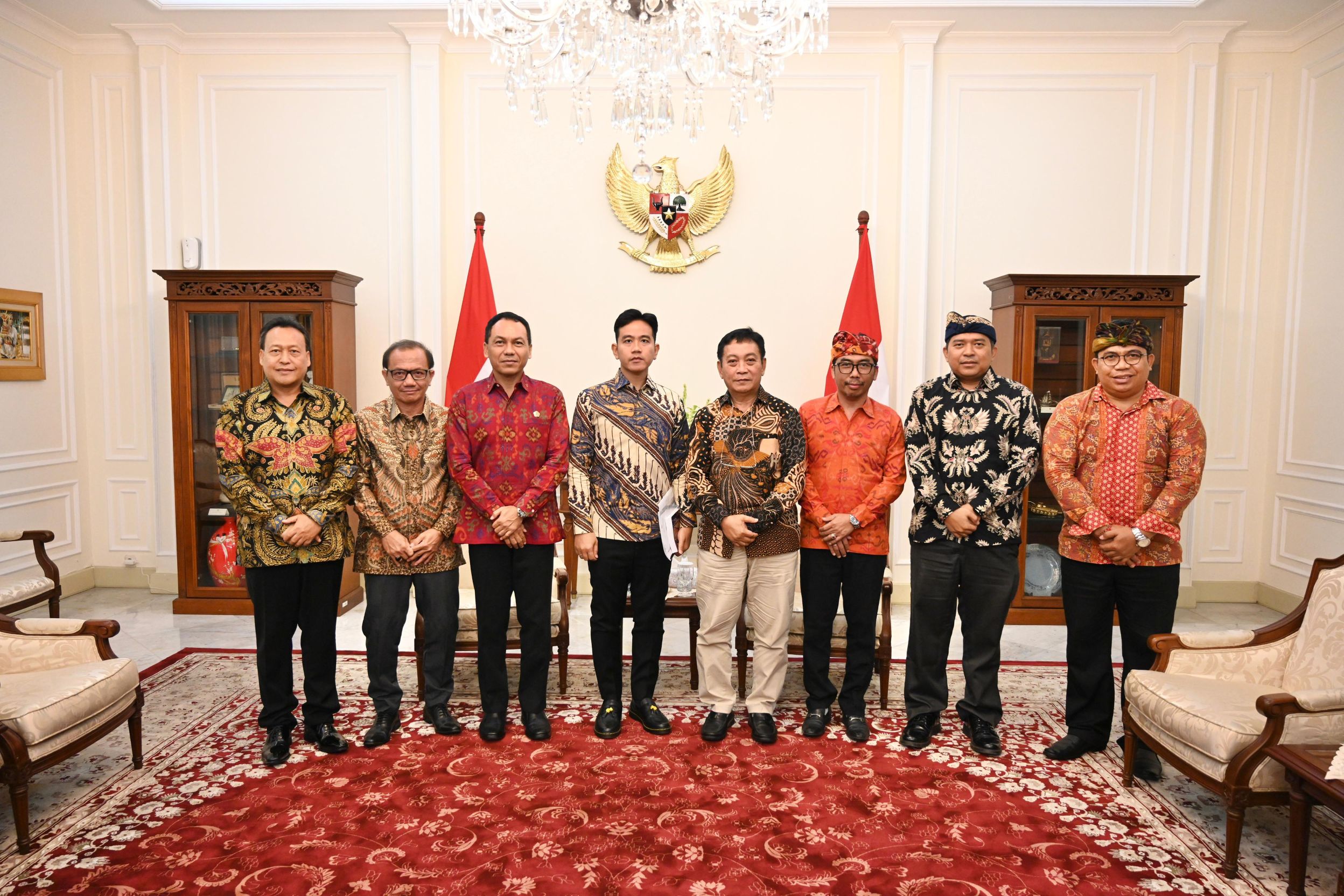 Wapres RI Gibran Rakabuming Raka (tengah) saat menerima ormas Hindu. (BeritaNasional/Istimewa)