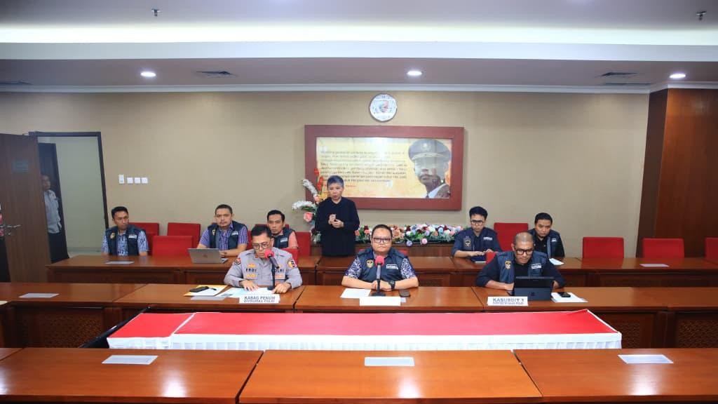 Kortas Tipidkor Polri menggelar konferensi pers kasus dugaan jual beli BBM antara PT AKT dan Pertamina. (BeritaNasional/Bachtiarudin Alam)