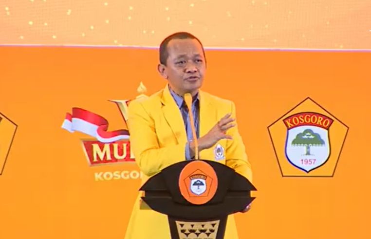 Ketum Golkar Bahlil Lahadalia berpidato di Mubes V Kosgoro, Jumat (5/6/2026) malam. (Beritanasional/YT Kabar Golkar)