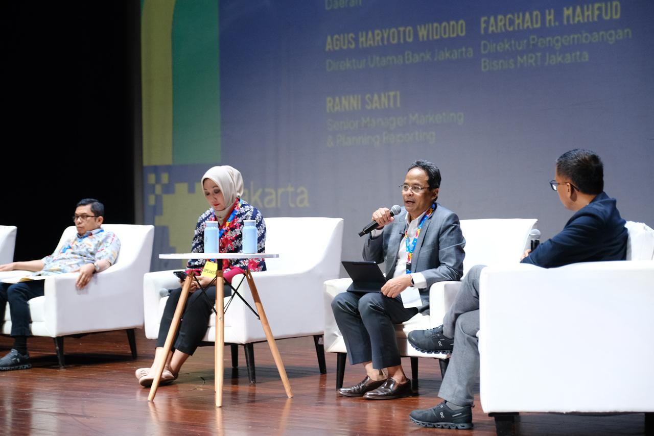 Direktur Utama Bank Jakarta Agus H Widodo berbicara dalam diskusi. (BeritaNasional/lydia)