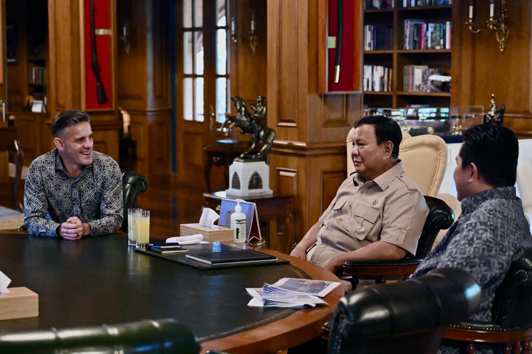 Pelatih Timnas Indonesia John Herdman saat bertemu Presiden Prabowo Subianto. (Foto/BPMI)