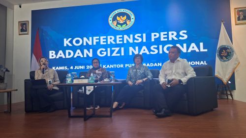 Pimpinan BGN menggelar konferensi pers di Kantor BGN, Jakarta, Kamis (4/6/2026) (BeritaNasional/Lydia)