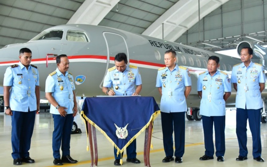 Kasau Marsekal TNI M. Tonny Harjono (tiga dari kiri) meresmikan pembentukan Skadron Udara 18 Wing Udara 1.1 Angkut di Lanud Halim Perdanakusuma. (Foto/Ist)