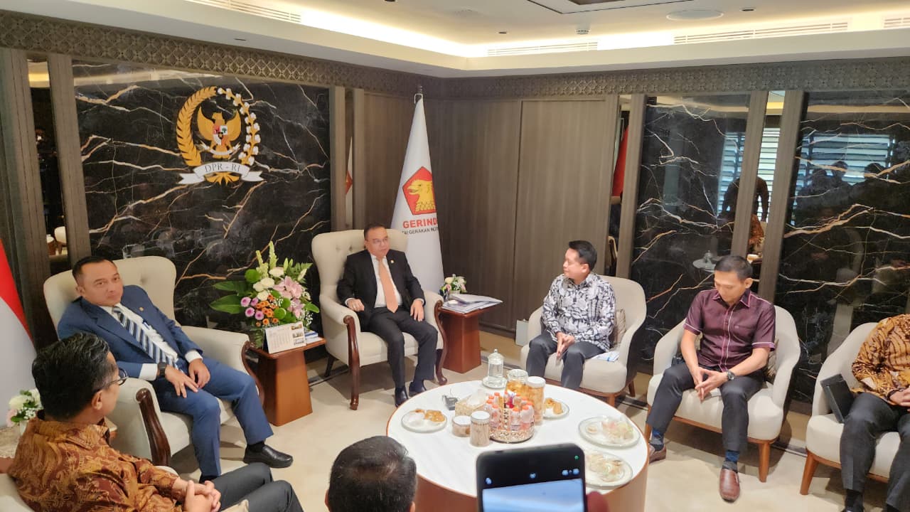 Pertemuan Wakil Ketua DPR Sufmi Dasco Ahmad, Mensesneg Prasetyo Hadi, Himbara, Danantara, BPJS Ketenagakerjaan dan Taspen di DPR, Selasa (9/6/2026). (BeritaNasional/Panji)