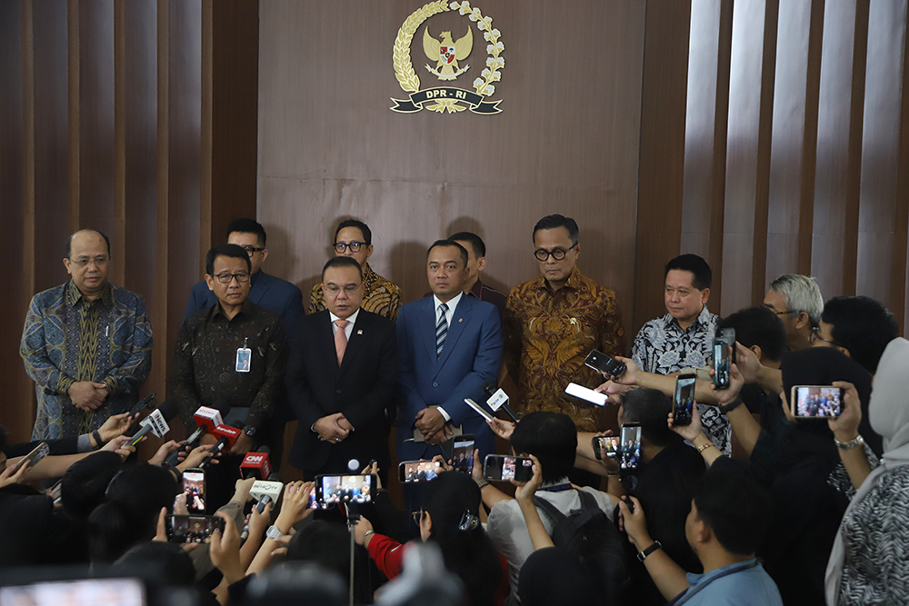 Dewan Perwakilan Rakyat (DPR) melakukan pertemuan dengan Himbara sinergi untuk evaluasi perkembangan sektor perbankan. (BeritaNasional/Elvis Sendouw)