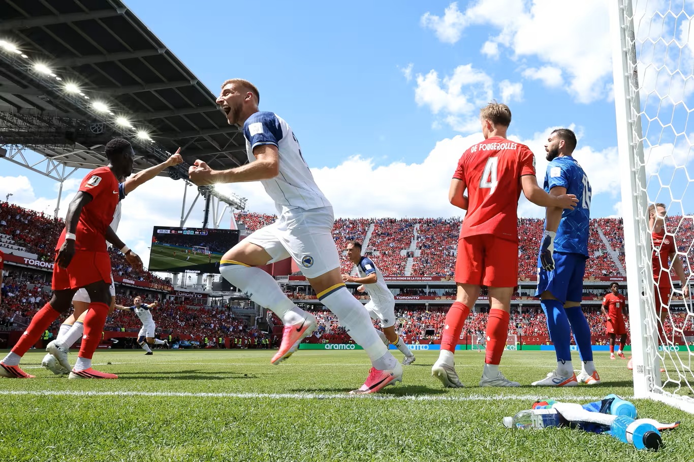 Pertandingan Kanada vs Bosnia. (Foto/FIFA World Cup).