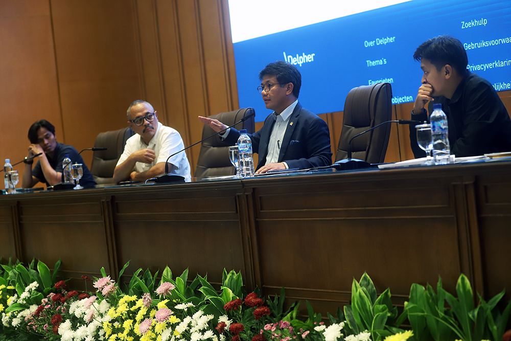 Diskusi publik dengan tema "Sejarah Parlementaria: Media Cetak DPR sebagai Arsip Nasional" pada acara HUT ke-58 Majalah Parlementaria di DPR RI. (BeritaNasional/Elvis Sendouw)