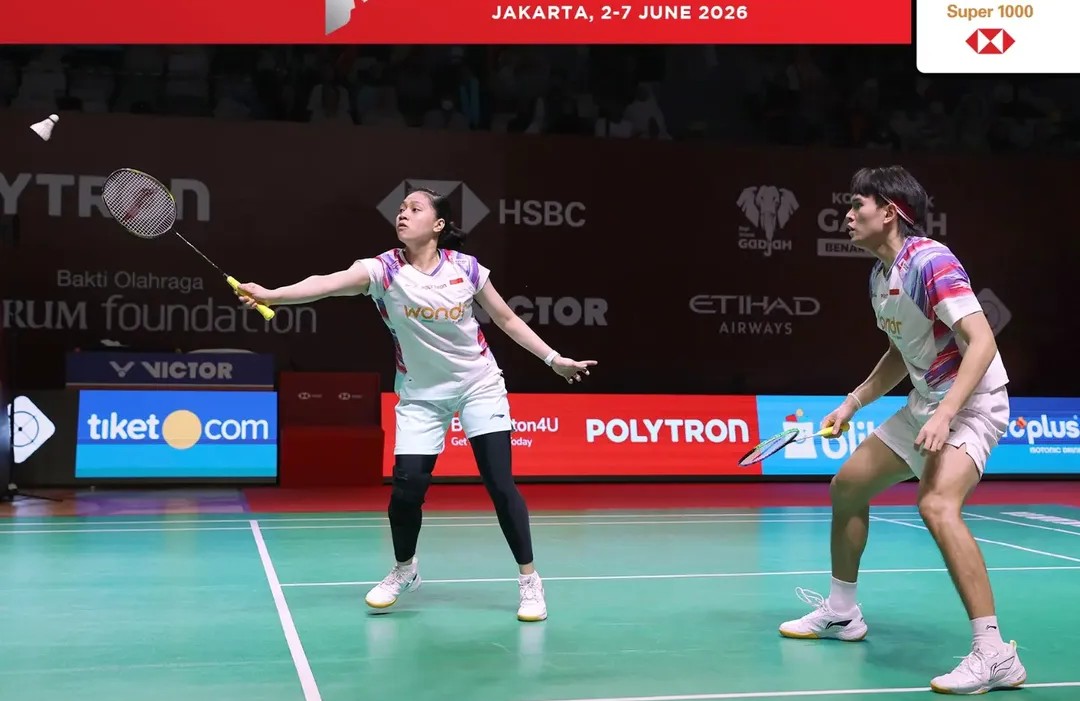 Adnan/Indah saat menghadapi Maio/Palermo. (Foto/Instagram Badminton Indonesia)