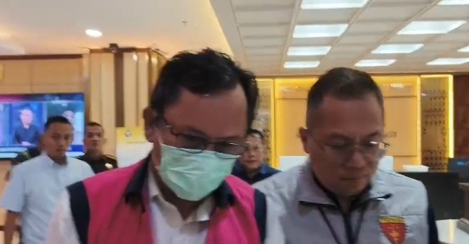 Kejati Jakarta menetapkan dua tersangka kasus proyek fiktif belanja Kementerian PU. (BeritaNasional/Bachtiarudin Alam)