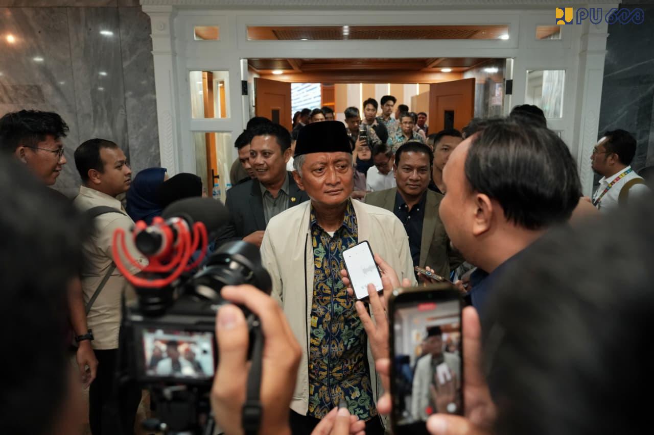 Menteri PU Dody Hanggodo usai rapat bersama DPR (BeritaNasional/KemenPU)