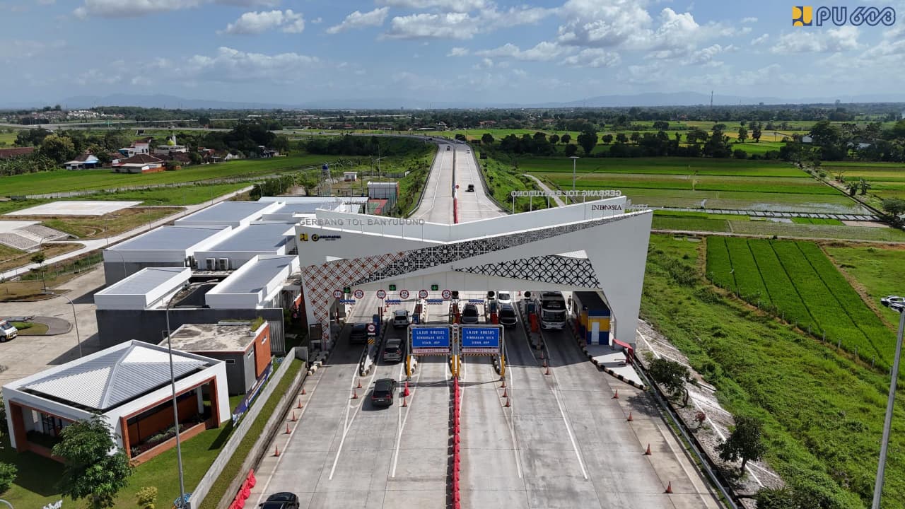 Gerbang tol yang siap difungsikan akhir tahun ini. (BeritaNasional/KemenPU)