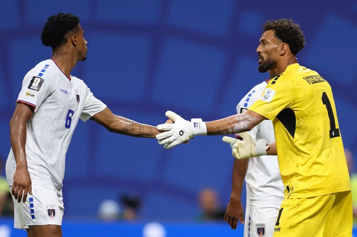 Kiper Cape Verde Vozinha (kanan). (Foto/FIFA)