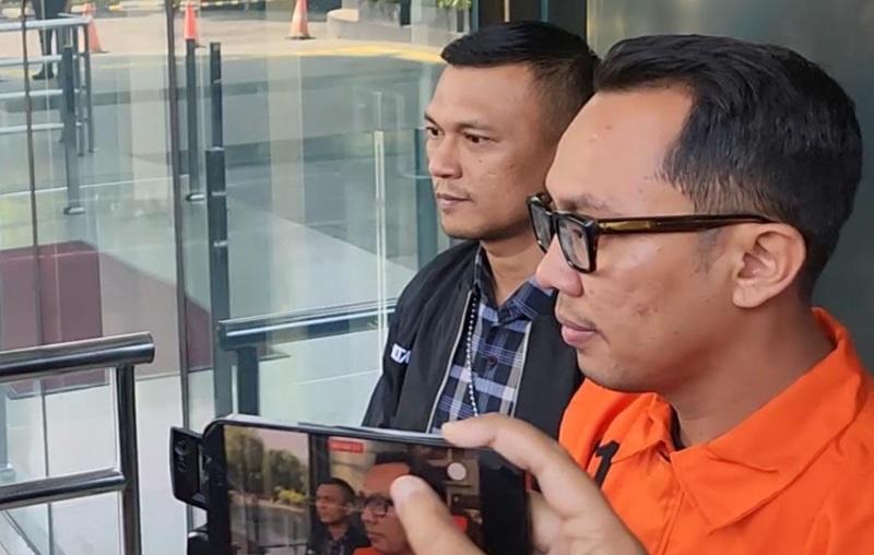 Angga diduga berperan sebagai perantara kepada Titin Rita Lestari (Beritanasional/Panji)