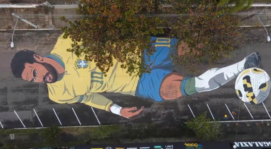 Mural Neymar sepanjang 200 meter di sebuah jalan di Brasil selatan saat Piala Dunia 2026. (BeritaNasional/Viory)