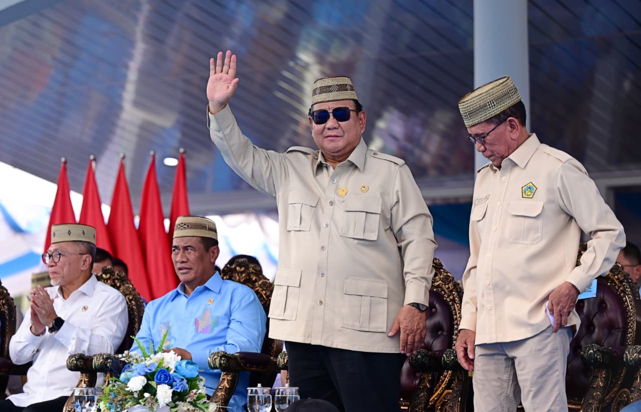 Kenakan Upiya Karanji Presiden Prabowo sapa masyarakat Gorontalo. (BeritaNasional/Setpres)