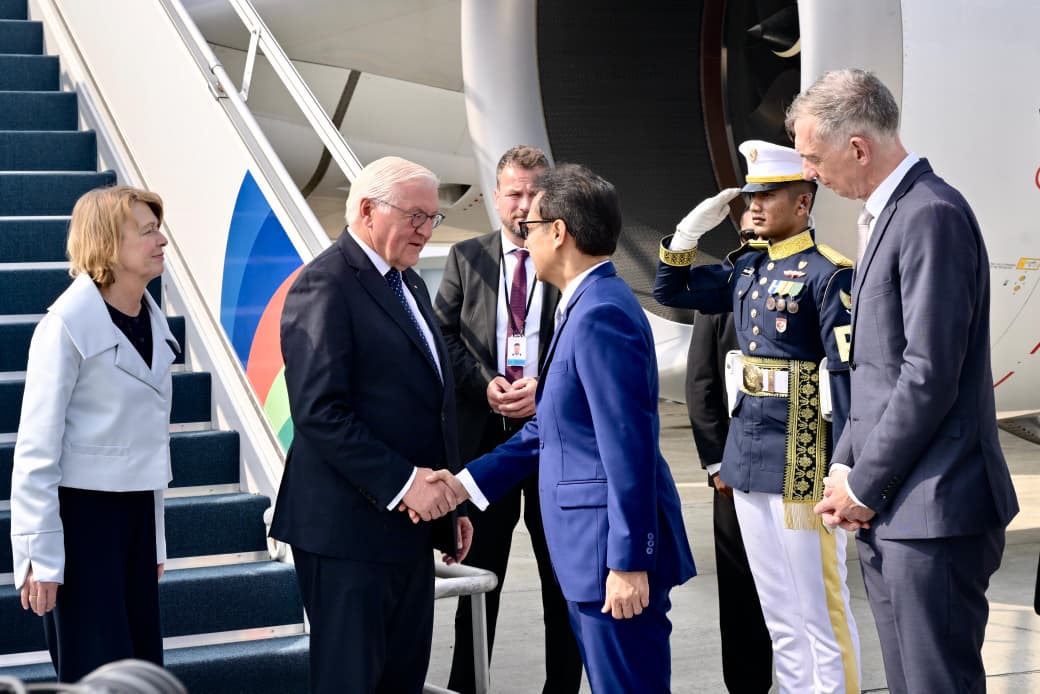 Presiden Republik Federal Jerman Frank-Walter Steinmeier saat tiba di bandara Indonesia. (BeritaNasional/Setpres)