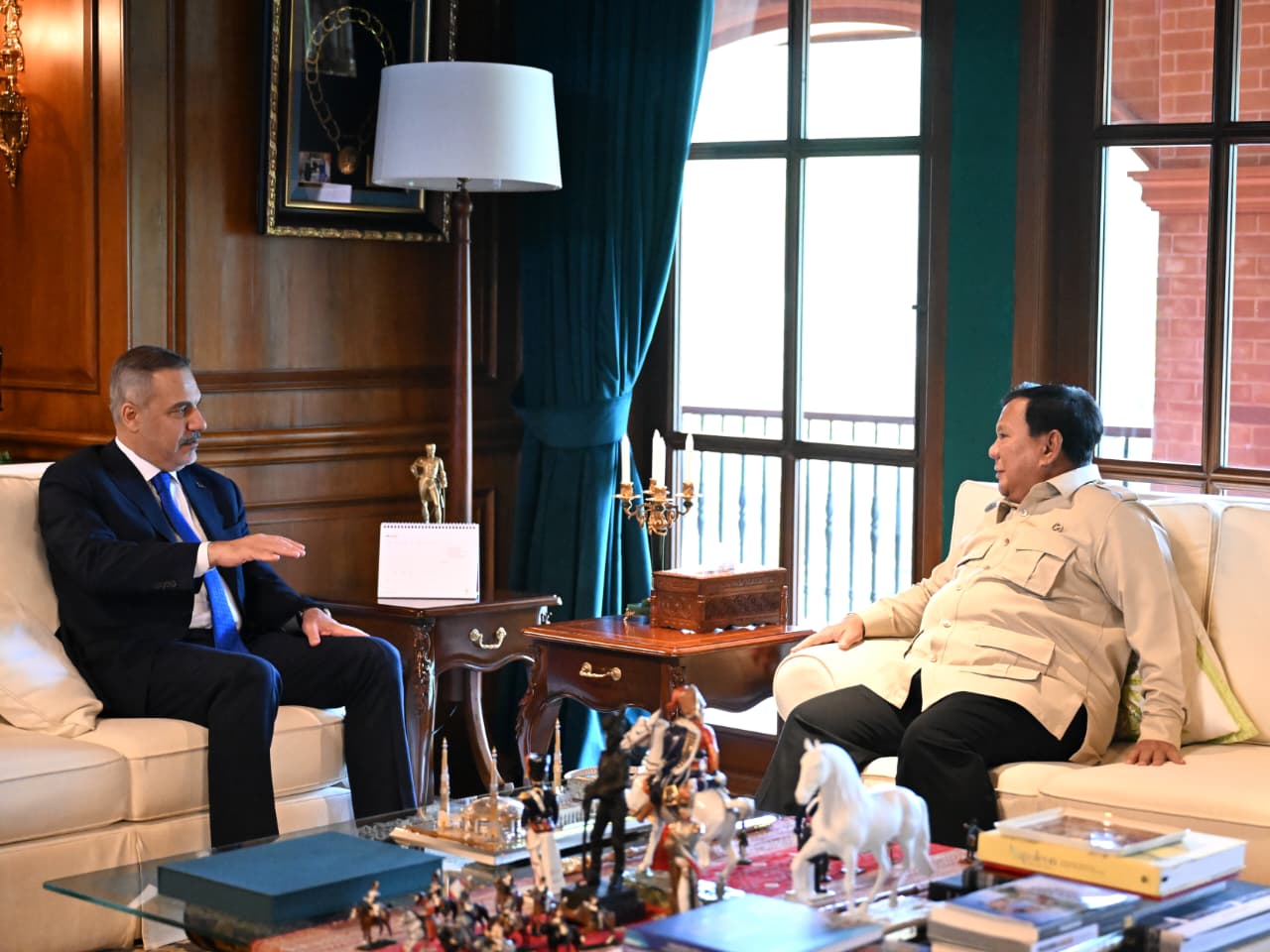 Presiden Prabowo Subianto bertemu dengan Menlu Turki akan Fidan di kediamannya di Hambalang, Jawa Barat, Rabu (3/6/2026). (BeritaNasional/BPMI Setpres)